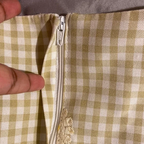 Vintage 90s mini skirt daisy and khaki gingham🌼👗🌼 size 1/small - Picture 6 of 6